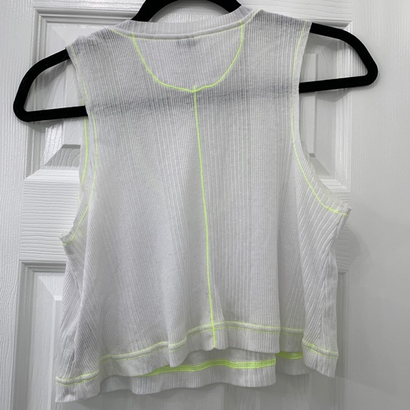 Urban Outfitters Cropped V-Neck Muscle Tee - Picture 2 of 3